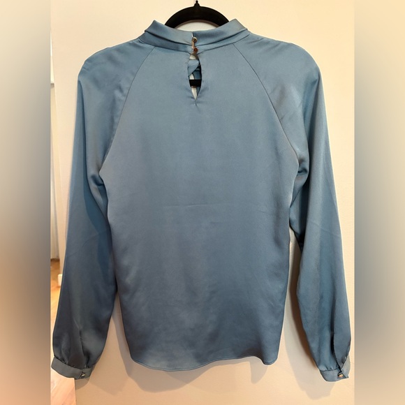Banana Republic Satin Blue Women's Top - Picture 4 of 6